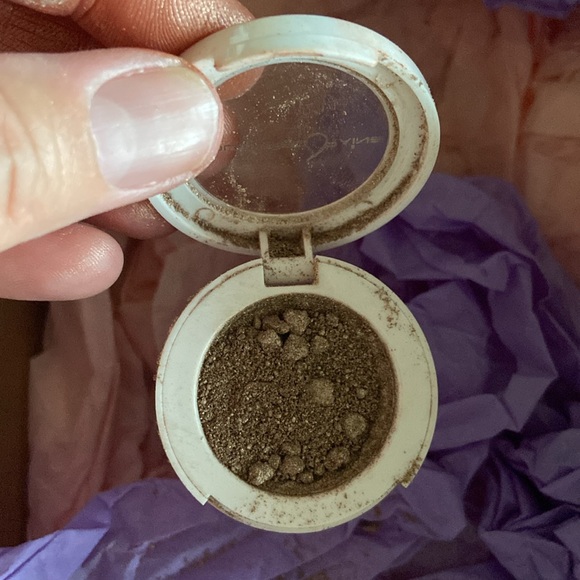 Bundle of broken eyeshadows - Picture 6 of 6